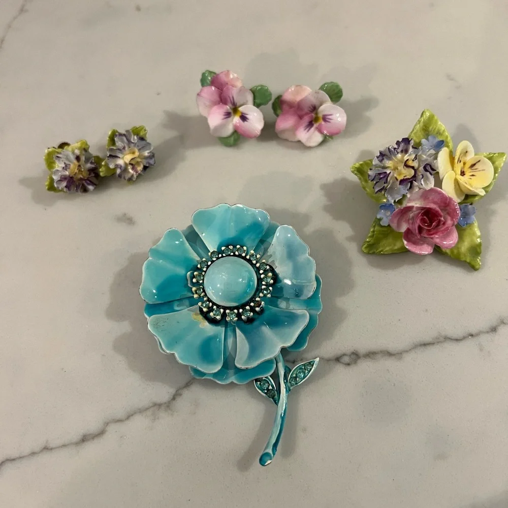 Royal Adderley Floral Bone China Brooch Pin And Earrings Jewelry Made in England - Picture 1 of 10